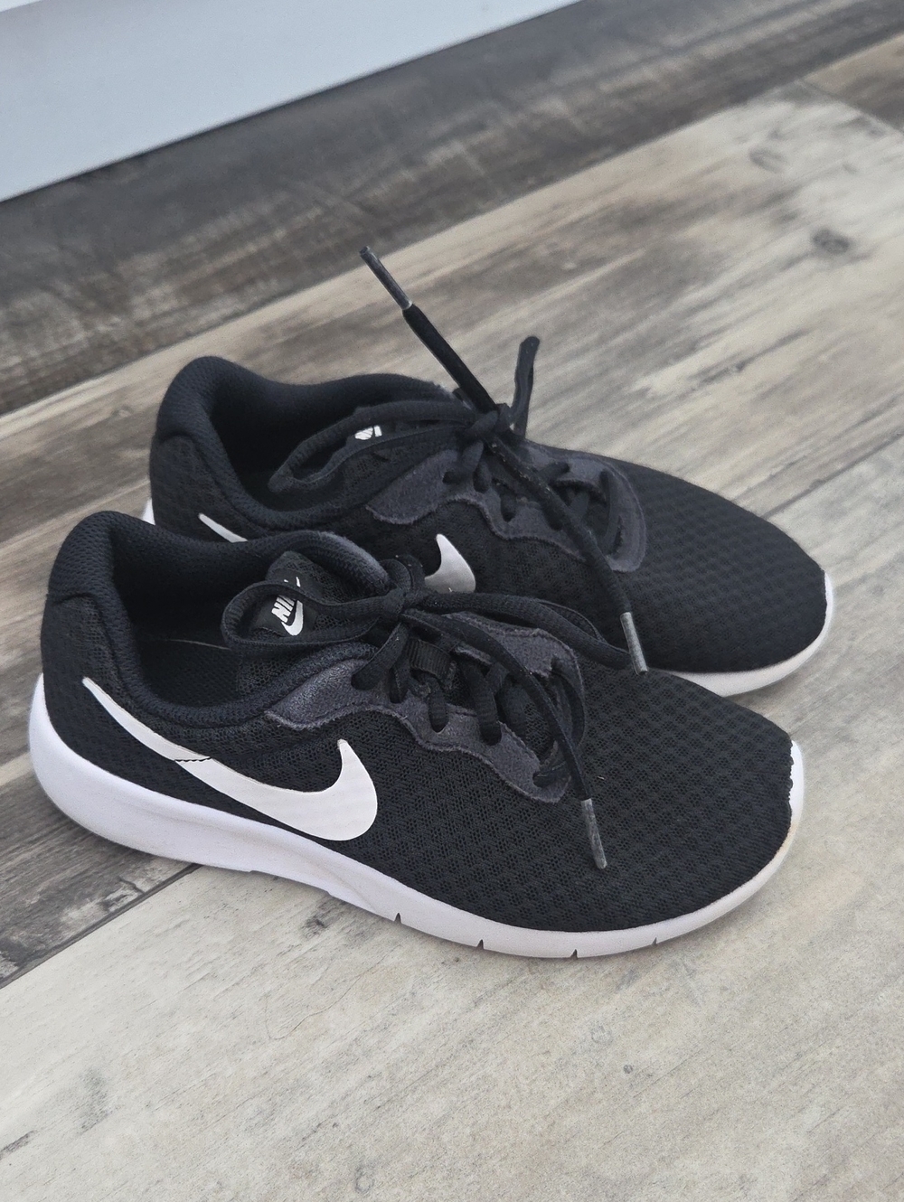 Nike Kids' Black Athletic Sneakers with White Swoosh Size 3